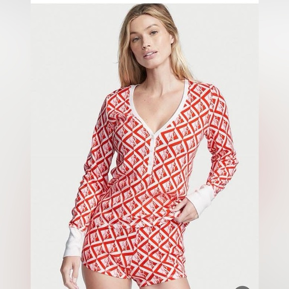 Victoria's Secret Other - Victoria’s Secret Red and White Geometric Pajama Set